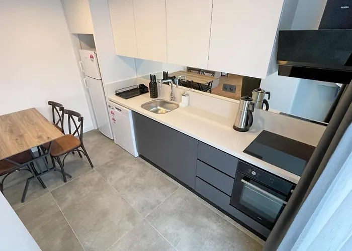 A Old Town Aparthotel 4*