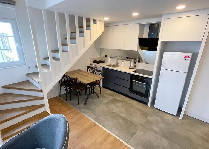 A Old Town Aparthotel 4*