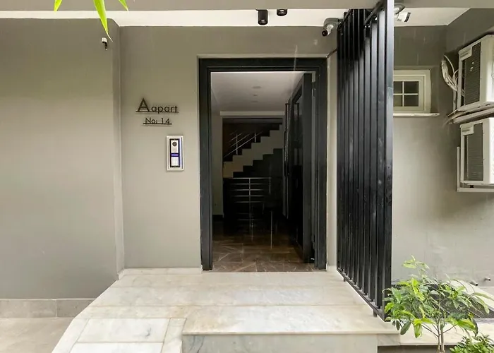 A Old Town Aparthotel 4*